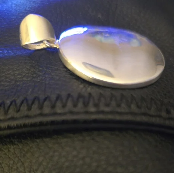 Silpada 925 Plain Wavy Silver Pendant - Picture 3 of 4